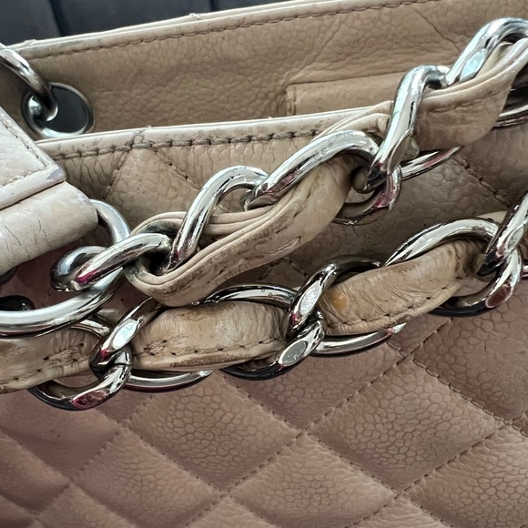 CHANEL Caviar Quilted Petite Shopping Tote PST - Picture 5 of 15